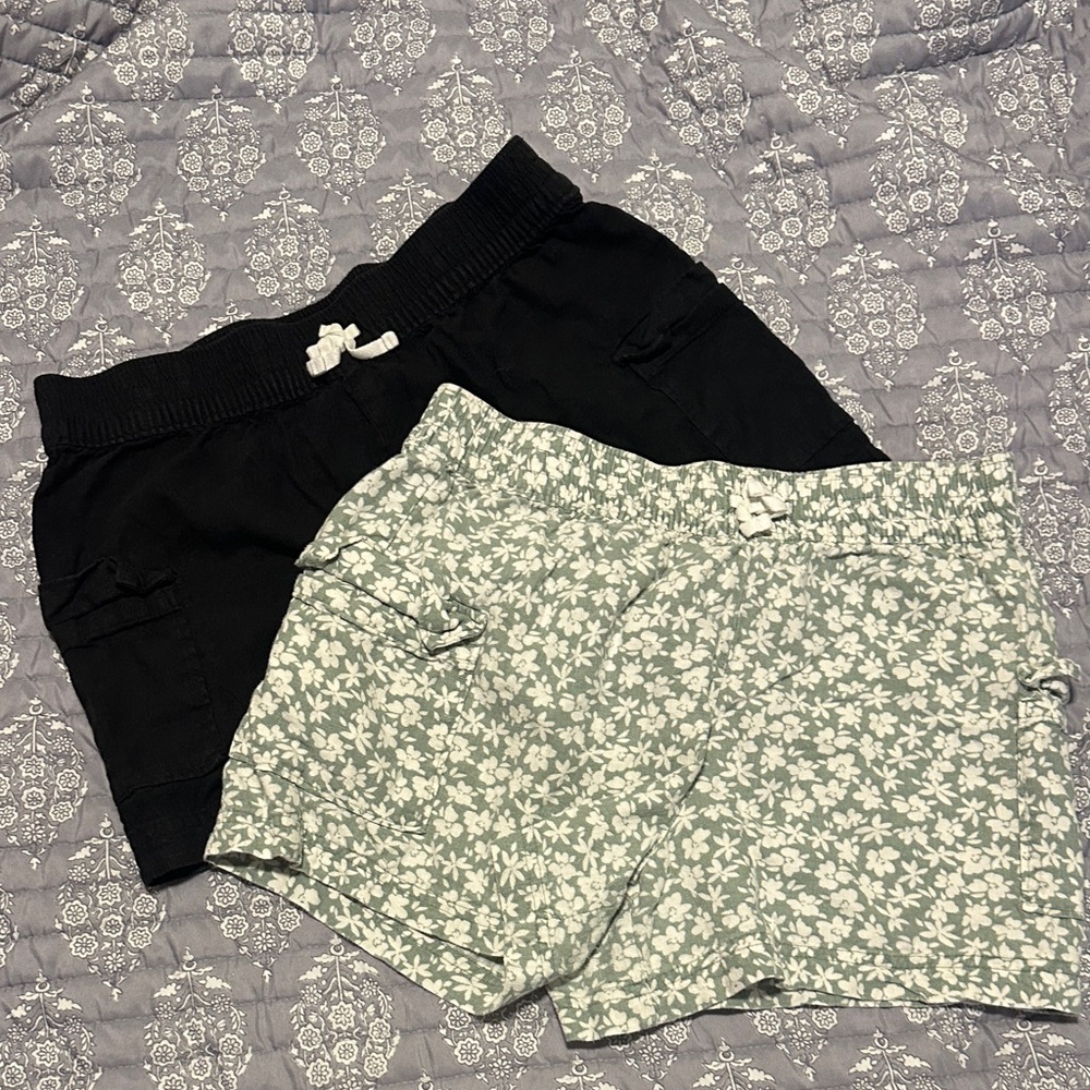 Girls Wonder Nation Black and Floral Cargo Shorts